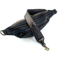 Charger l'image dans la galerie, Sac Banane en Cuir Noir et Clous Plats Bicolores