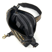 Charger l'image dans la galerie, Sac Banane en Cuir Noir et Clous Plats Bicolores