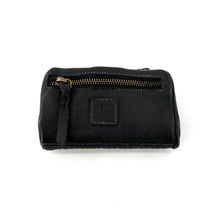 Charger l'image dans la galerie, Portefeuille en Cuir Noir et Clous Plats Bicolores