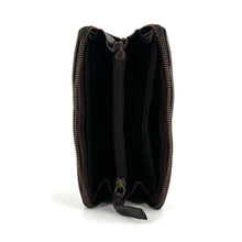 Charger l'image dans la galerie, Portefeuille Patchwork de Cuir Marron Foncé et Clous Dorés