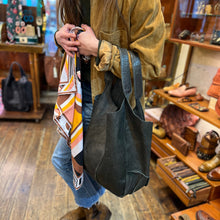 Charger l'image dans la galerie, Sac Cabas en Cuir Vert