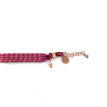 Load image into Gallery viewer, Bracelet Tissé en Fil de Satin Fuschia et Chaine en Plaqué Or