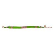 Load image into Gallery viewer, Bracelet Gourmette Tissé en Fil de Satin Vert et Chaine en Plaqué Or