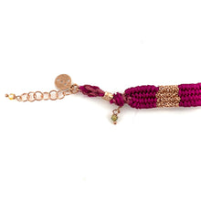 Load image into Gallery viewer, Bracelet Gourmette Tissé en Fil de Satin Fuschia et Chaine en Plaqué Or