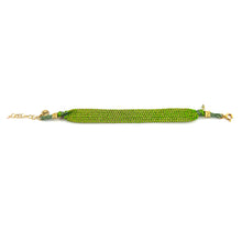Load image into Gallery viewer, Bracelet Manchette Tissé en Fil de Satin Vert et Chaine en Plaqué Or