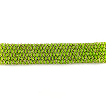 Load image into Gallery viewer, Bracelet Manchette Tissé en Fil de Satin Vert et Chaine en Plaqué Or
