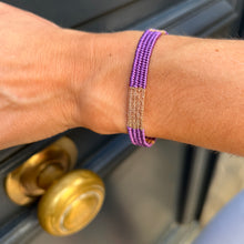 Load image into Gallery viewer, Bracelet Gourmette Tissé en Fil de Satin Violet et Chaine en Plaqué Or