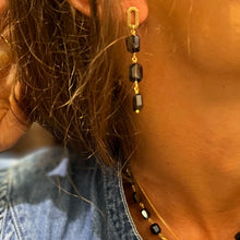 Charger l'image dans la galerie, Boucles d'Oreilles LENNY en Spinelle Noire et Plaqué Or