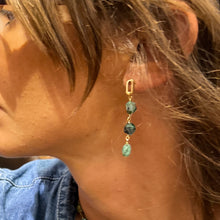 Charger l'image dans la galerie, Boucles d'Oreilles LENNY en Émeraude Raw et Plaqué Or