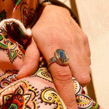 Charger l'image dans la galerie, Bague Ovale Argent Laiton en Labradorite