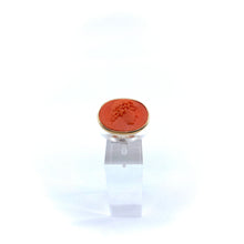 Load image into Gallery viewer, Large Bague en Plexiglas et Résine Orange Motif Statue Grecque