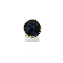 Load image into Gallery viewer, Bague Ronde en Plaqué Or et Résine Noire Motif Statue Grecque