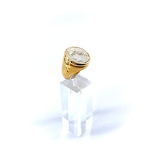 Load image into Gallery viewer, Bague Ronde en Plaqué Or et Résine Champagne Motif Statue Grecque