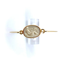 Load image into Gallery viewer, Jonc en Plaqué Or Motif Cygne Ovale en Résine Champagne