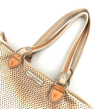 Charger l'image dans la galerie, Sac OUTDOOR en Cuir Perforé Latte