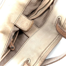 Charger l'image dans la galerie, Sac RE EDITION en Cuir Perforé Latte