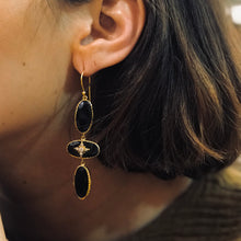 Charger l'image dans la galerie, Longues Boucles d'Oreilles TELMA en Onyx Noir