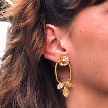 Load image into Gallery viewer, Boucles d'Oreilles XERES en Plaqué Or et Cristal