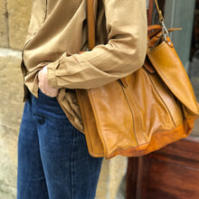 Charger l'image dans la galerie, Sac AMALFI en Cuir Sunflower
