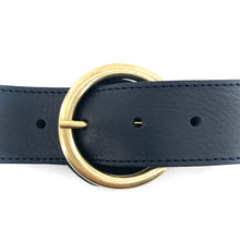 Load image into Gallery viewer, Ceinture en Cuir Noir Boucle Ronde Dorée