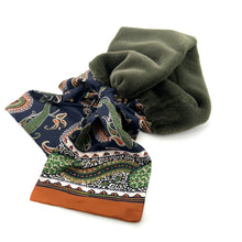 Load image into Gallery viewer, Col en Fausse Fourrure Kaki / Navy