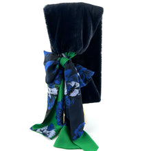 Charger l'image dans la galerie, Col en Fausse Fourrure Nuit / Cyan