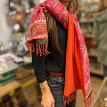 Load image into Gallery viewer, Étole Alpaga Orange Doublée Foulard Fuschia