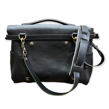 Load image into Gallery viewer, Sac POSTIER ÉCLAIR M en Cuir Noir