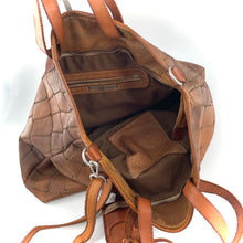 Charger l'image dans la galerie, Sac en Cuir Lavé Imprimé Croco Camel