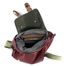Charger l'image dans la galerie, Sac à Dos en Toile Enduite Recyclée Finition Cuir Camel