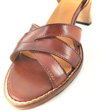 Load image into Gallery viewer, Sandale à Talon en Cuir Cognac
