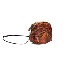 Charger l'image dans la galerie, Petit Sac Bandoulière en Cuir Imprimé Python Camel
