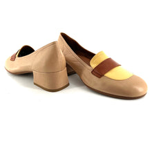 Charger l&#39;image dans la galerie, Mocassin Petit Talon Trotteur en Cuir Tricolore Beige / Jaune / Camel Ultra-Souple
