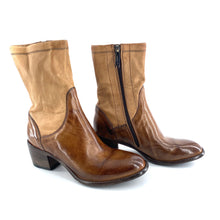 Charger l&#39;image dans la galerie, Boots Talon Trotteur en Cuir Sughero Tige Haute en Cuir Stretch

