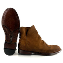 Charger l'image dans la galerie, Boots Zippé Arrière en Daim Sughero
