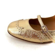 Charger l&#39;image dans la galerie, Ballerine Double Bride en Cuir Doré et Clous Argent
