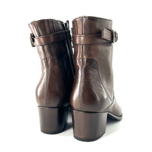 Load image into Gallery viewer, Boots Talon Trotteur Zippé Intérieur en Cuir Chocolat
