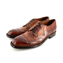 Load image into Gallery viewer, Derby Bout Fleuri en Cuir Cognac Ultra-Souple
