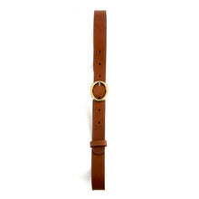 Load image into Gallery viewer, Fine Ceinture Boucle Ovale Vieil Or en Cuir Camel

