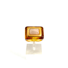 Load image into Gallery viewer, Large Bague en Acétate Tortoise et Cabochon Quartz Blanc Serti Plaqué Or
