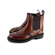 Charger l'image dans la galerie, Chelsea Boots Bout Fleuri en Cuir Cognac
