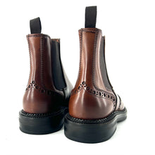 Charger l'image dans la galerie, Chelsea Boots Bout Fleuri en Cuir Cognac
