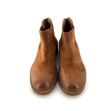 Load image into Gallery viewer, Boots Zippé Arrière en Daim et Daim Perforé Camel
