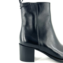 Charger l'image dans la galerie, Boots Talon Trotteur Zippé Intérieur en Cuir Noir

