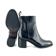 Charger l'image dans la galerie, Boots Talon Trotteur Zippé Intérieur en Cuir Noir
