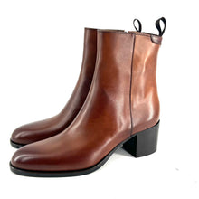 Charger l'image dans la galerie, Boots Talon Trotteur Zippé Intérieur en Cuir Cognac
