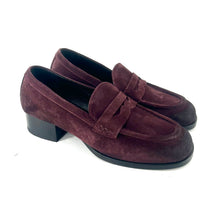 Charger l'image dans la galerie, Mocassin Petit Talon Trotteur en Daim Bordeaux
