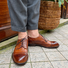 Load image into Gallery viewer, Derby Bout Fleuri en Cuir Cognac Ultra-Souple
