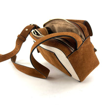 Load image into Gallery viewer, Sac THIRTEEN en Toile Écru et Suede Gold
