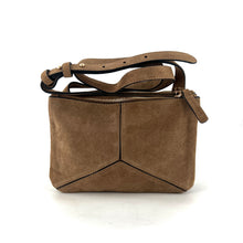 Load image into Gallery viewer, Sac TWENTY-ONE en Suede TOFFEE
